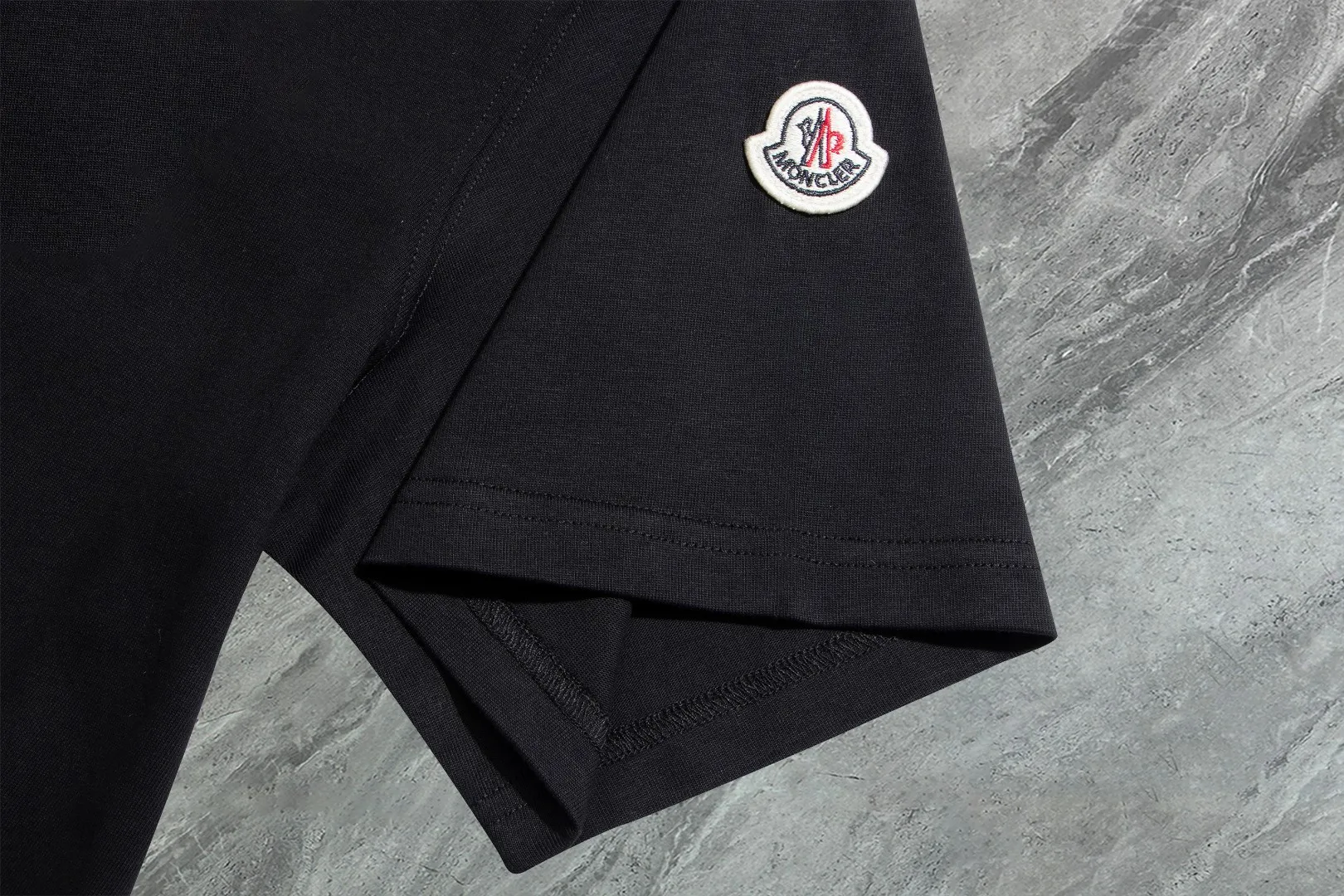 《Moncler~ 》2025New Arrival Quality T , Versatile Quality ！ ‼ 32 250G ‼ ， ， ， ， T 🤪 Sizes：S-M-L-XL-2XL ：Black，White， Same Style